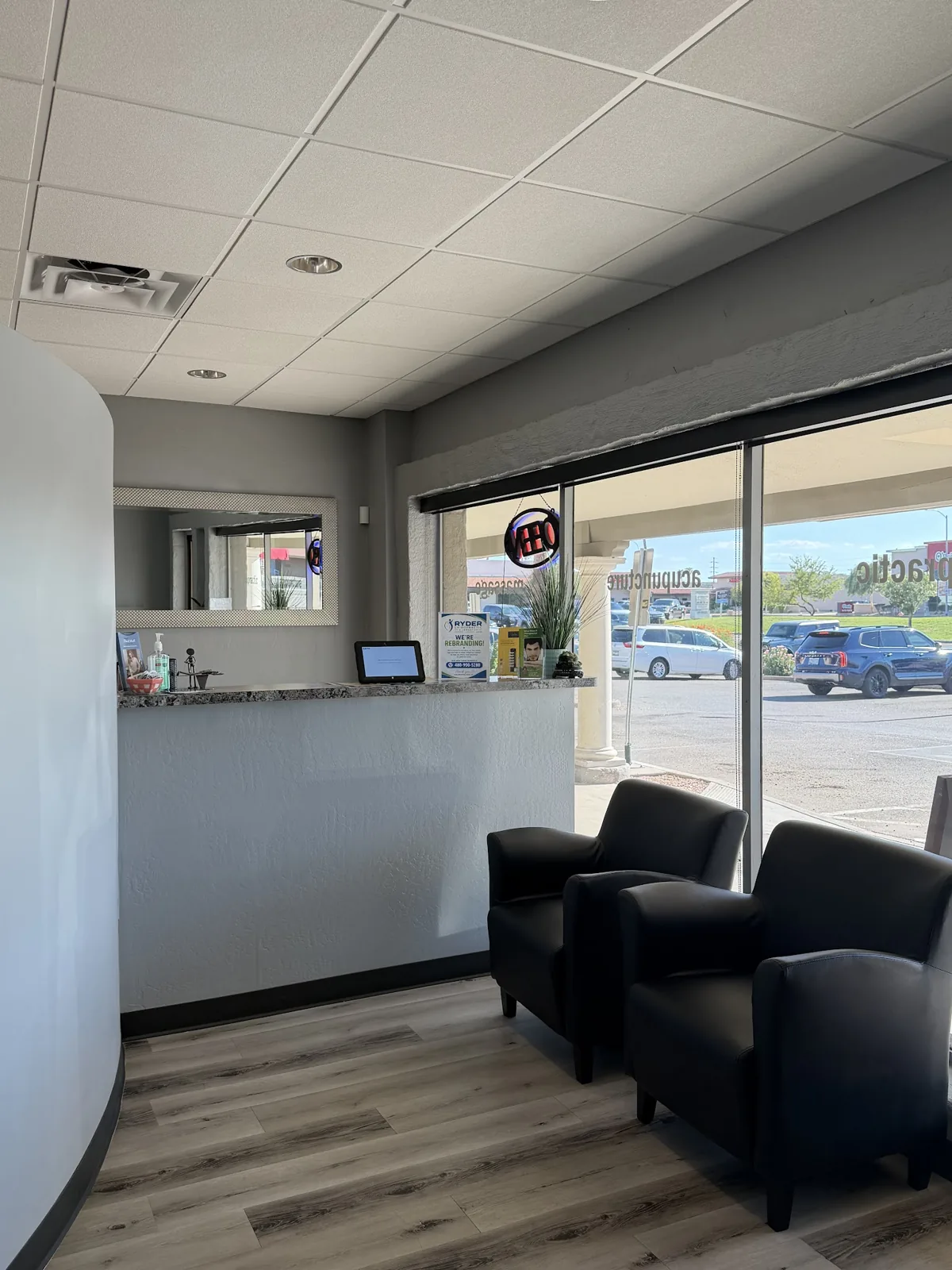 The waiting room at Ryder Chiropractic in Old Town Scottsdale