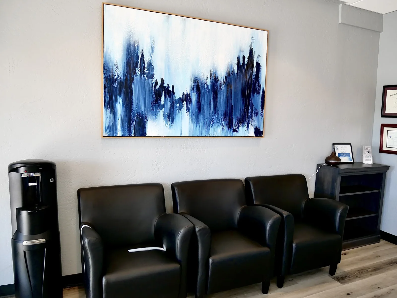 The waiting room at Ryder Chiropractic in Old Town Scottsdale